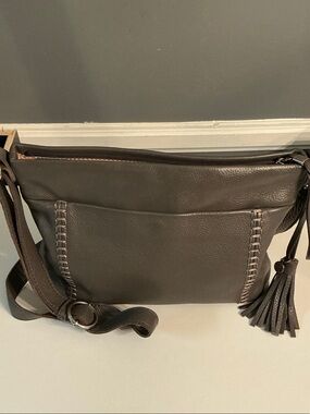 The Sak Olive Leather Crossbody with Tassel-Pre-loved❤️